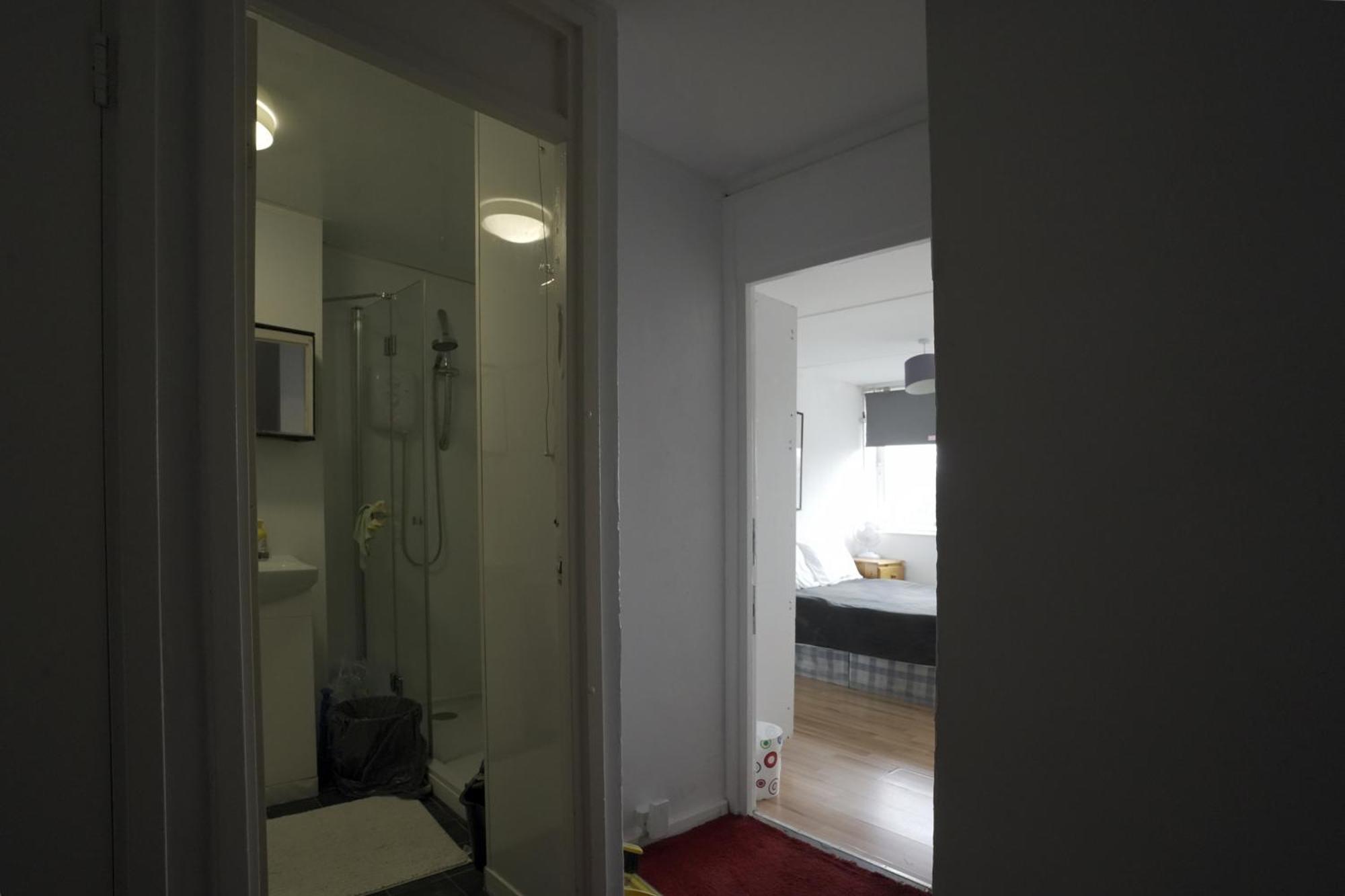 Double Room In Private Apartment Лондон Экстерьер фото