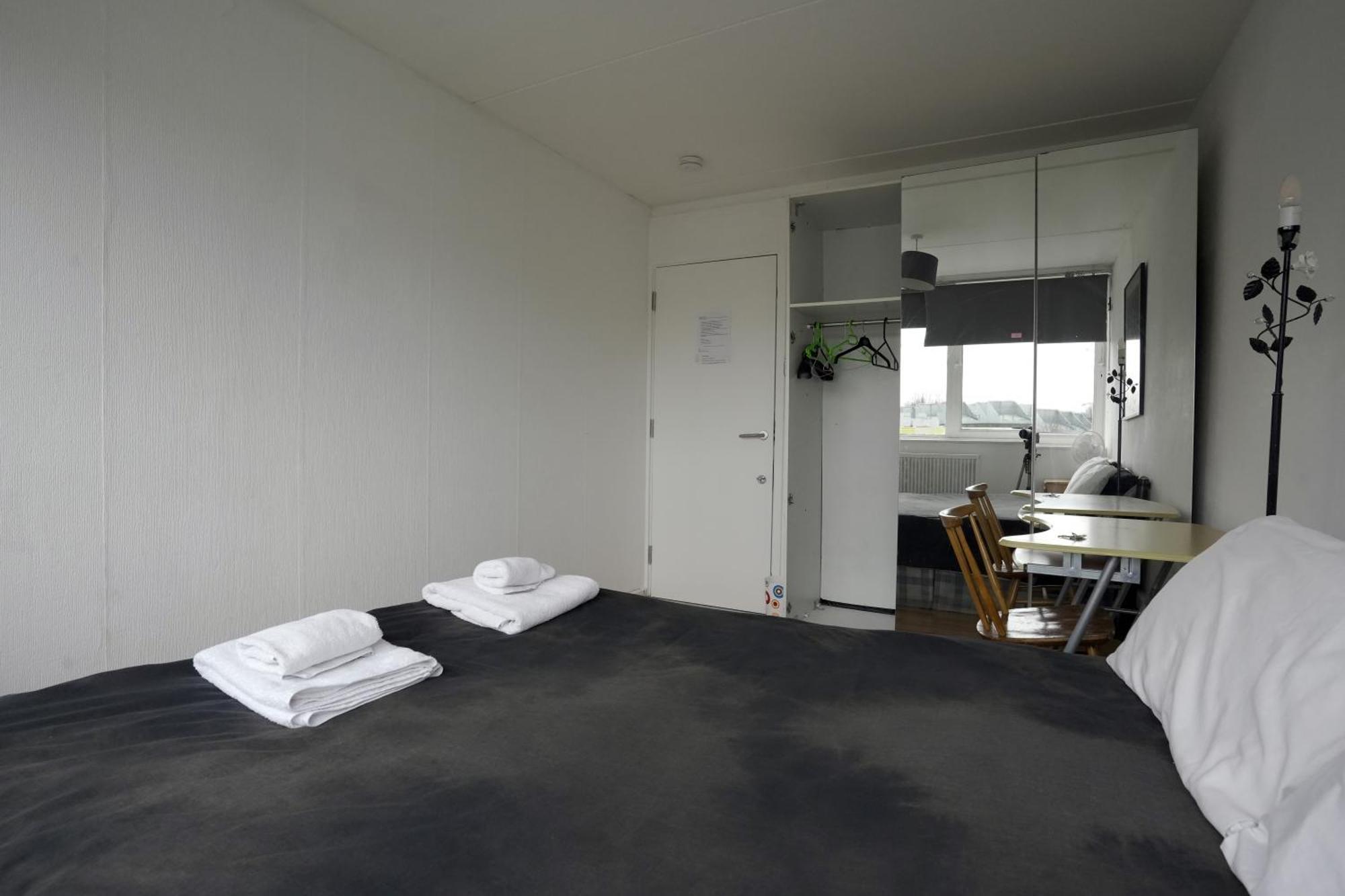 Double Room In Private Apartment Лондон Экстерьер фото